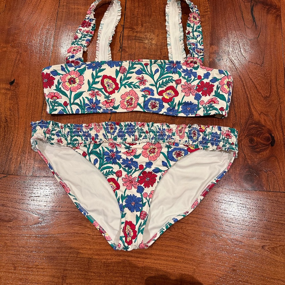 Vineyard Vines White Tisbury Floral Smocked Bikini Top, size medium